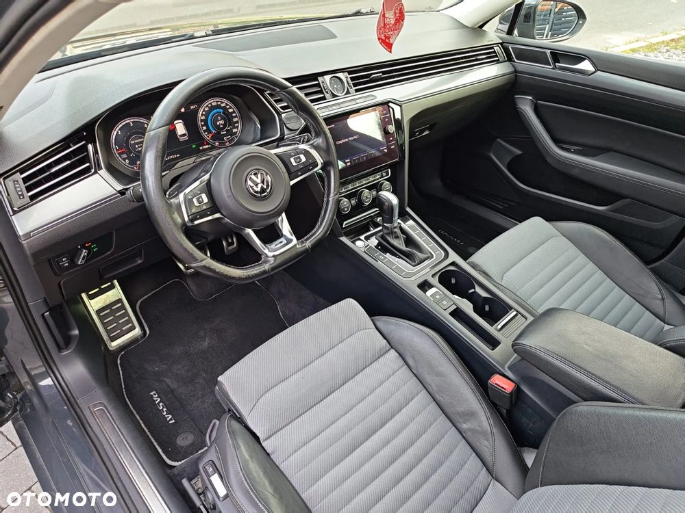 Volkswagen Passat 2.0 TDI SCR DSG Business - 9