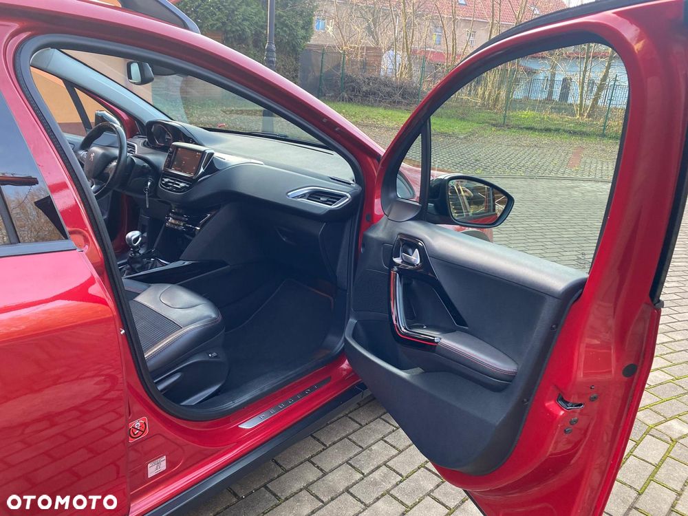 Peugeot 2008 1.2 PureTech GT Line S&S - 31