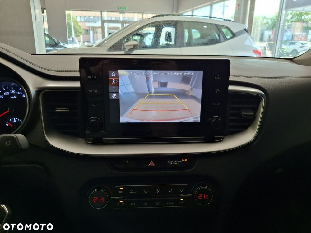 Kia XCeed - 15