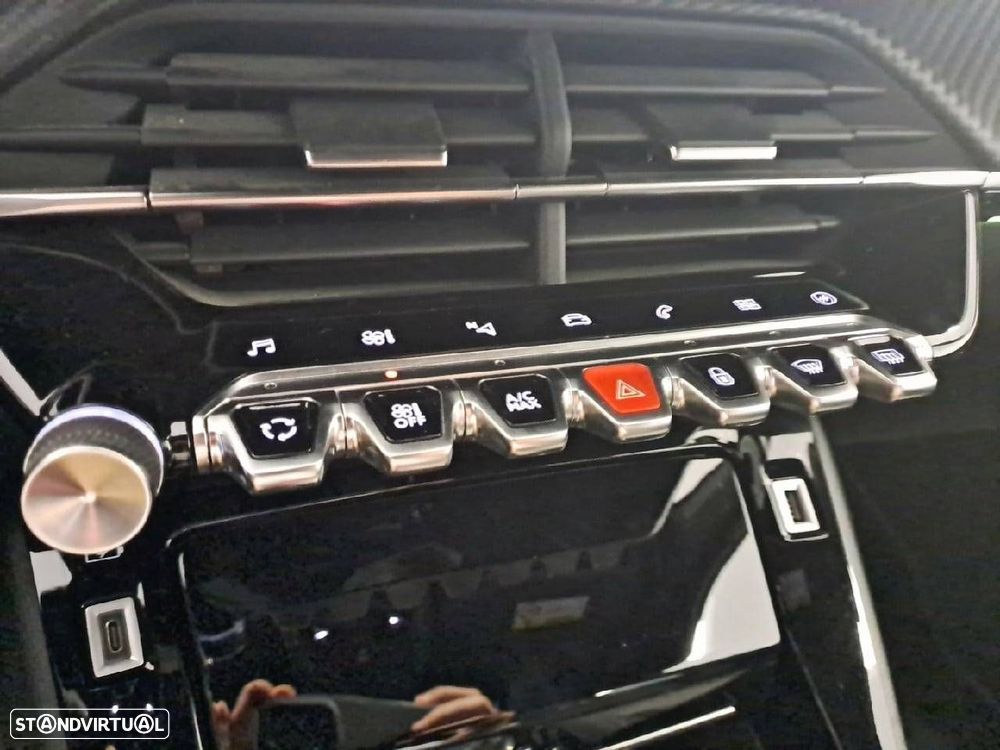Peugeot e-208 50 kWh GT - 24