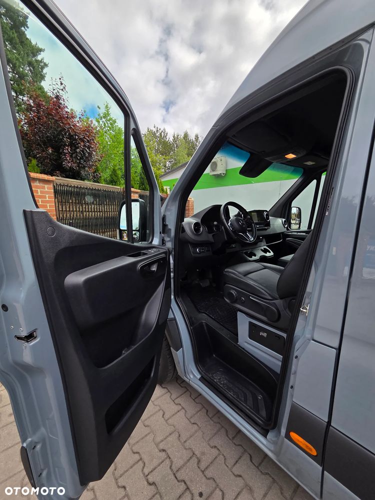 Mercedes-Benz Sprinter - 13