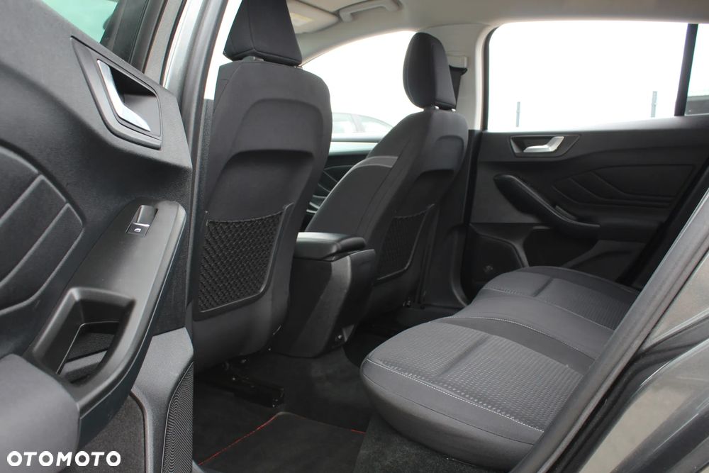 Ford Focus 1.0 EcoBoost STart-Stopp-System TITANIUM - 30