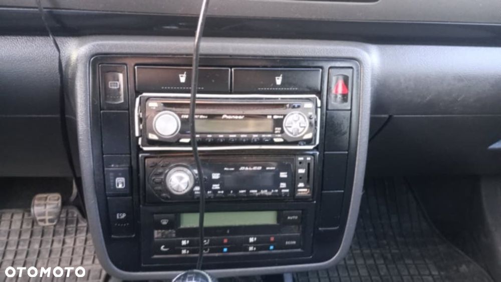 Volkswagen Sharan 2.0 - 7