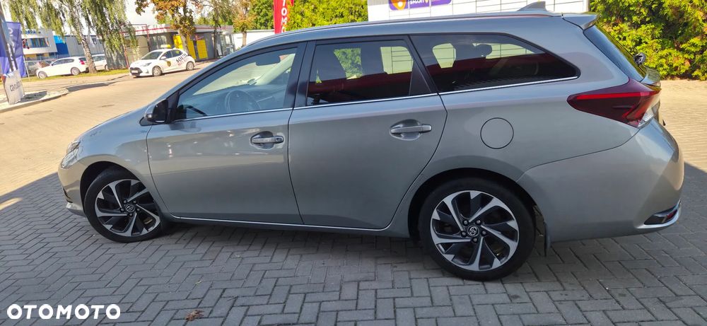 Toyota Auris 1.6 D-4D Design Edition - 8