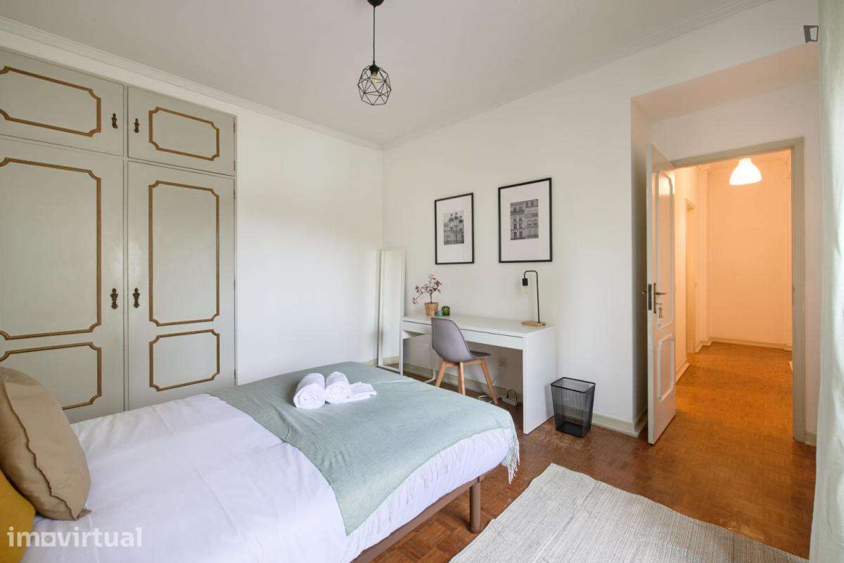 Quarto - localizado em Roma-Areeiro Lisbon - Grande imagem: 4/55