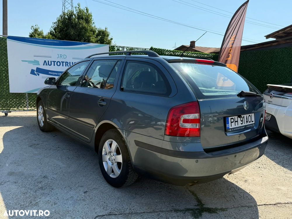 Skoda Octavia 1.6 FSI Trend - 8