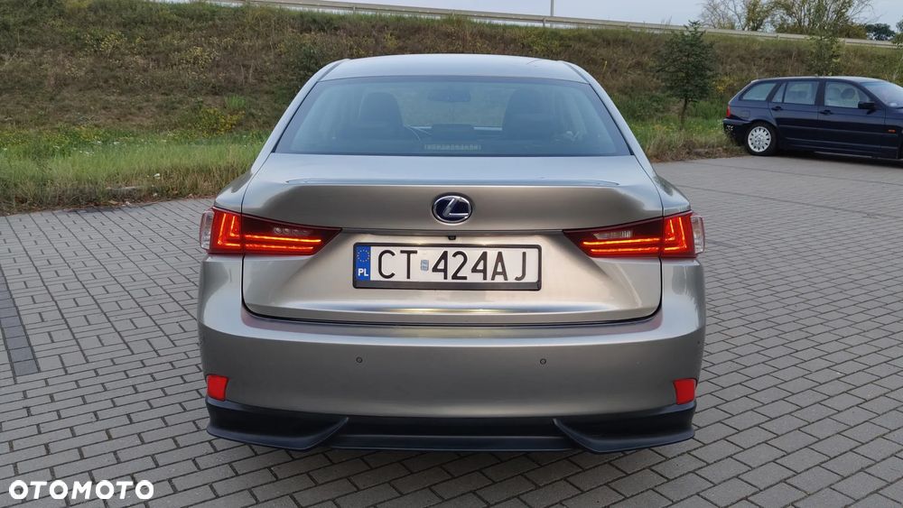Lexus IS 300h Comfort - 4