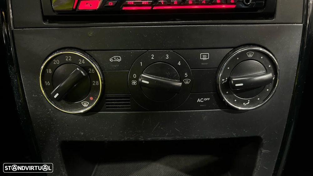 Mercedes-Benz A 150 Elegance Edition 10 - 11