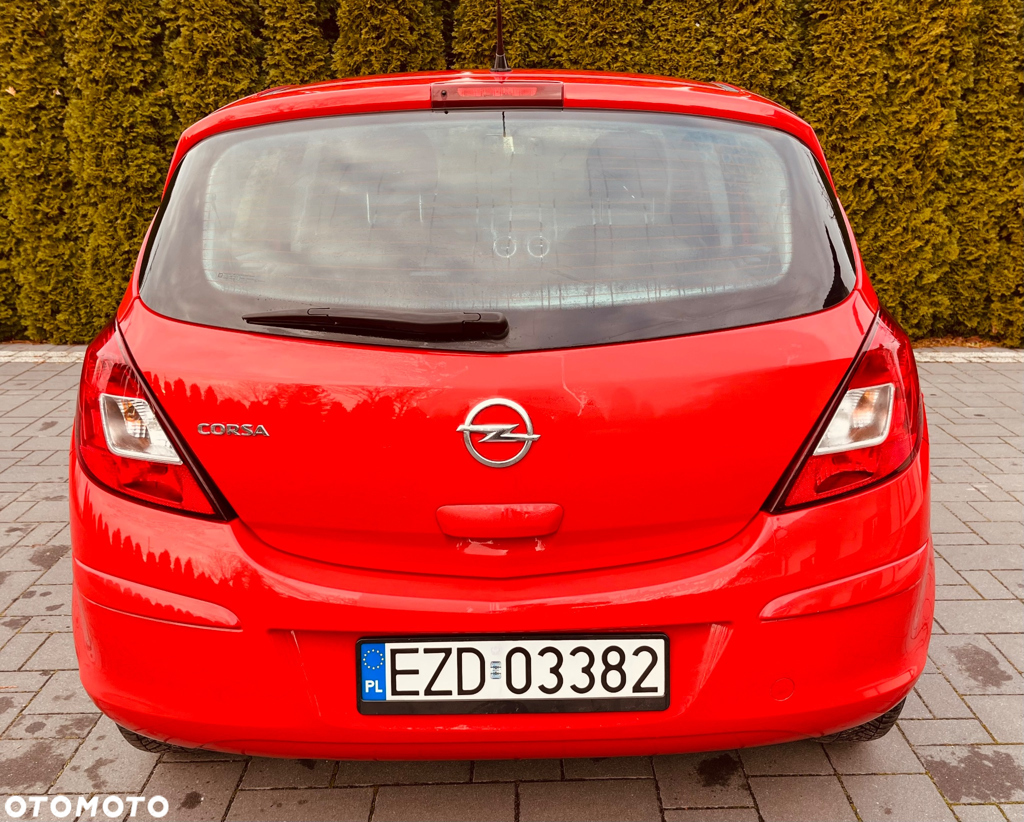 Opel Corsa 1.2 16V Edition / Active - 12