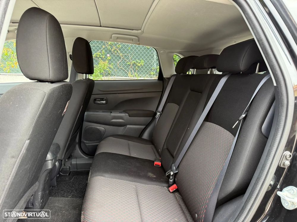 Mitsubishi ASX 1.6 MIVEC Intense Connect Edition - 12