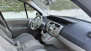 Renault Scénic 1.5 dCi Confort Dynamique - 42