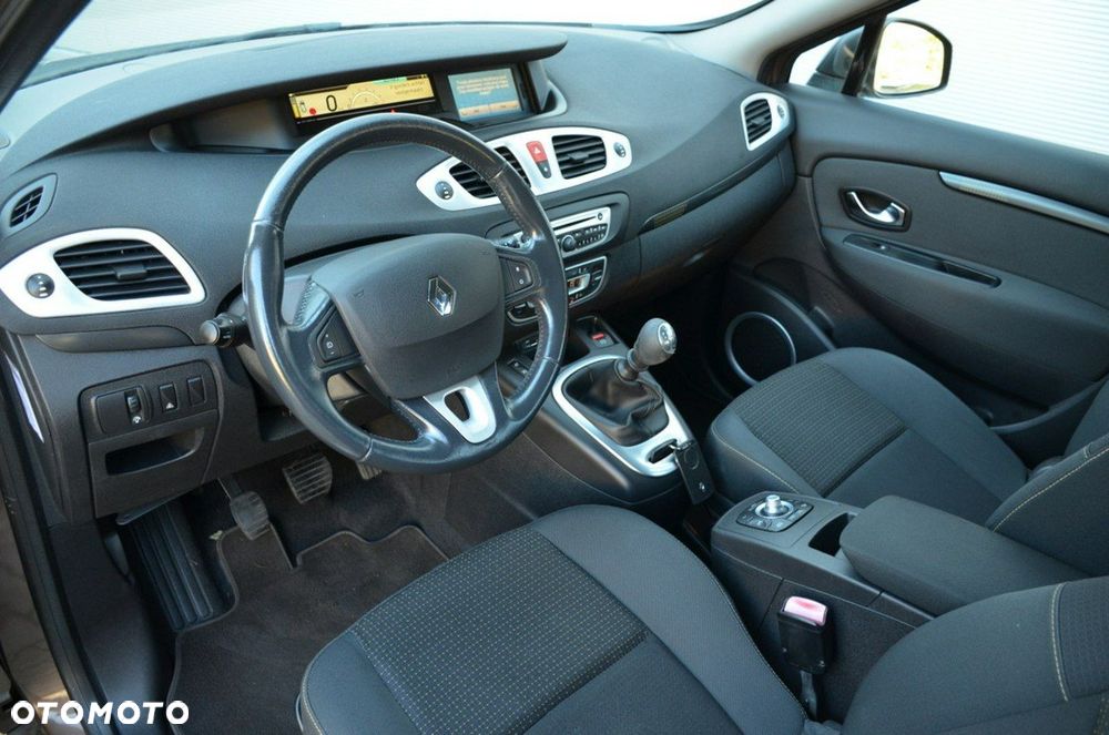 Renault Grand Scenic - 24