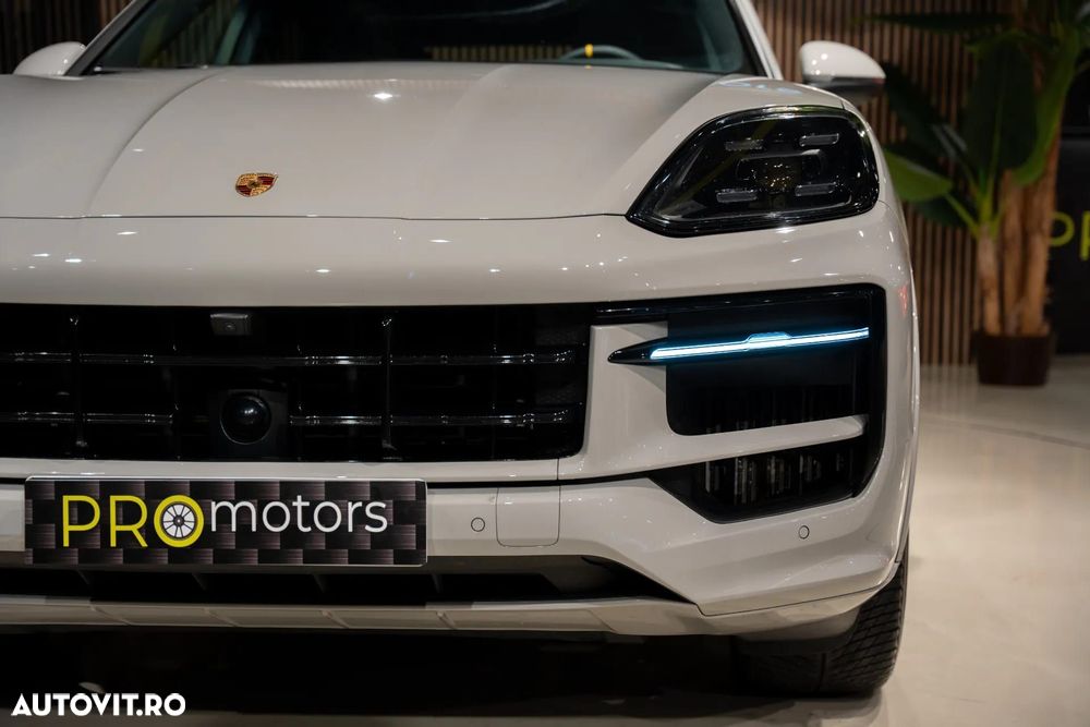 PORSCHE Cayenne Coupe 2023 — imagine 11