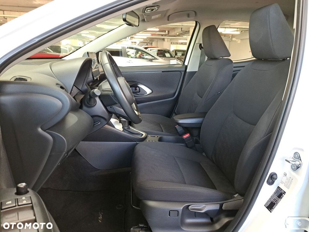 Toyota Yaris - 10