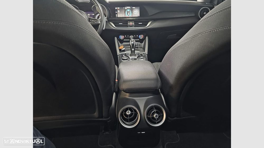 Alfa Romeo Stelvio 2.2 D Super AT8 — fotografia 13