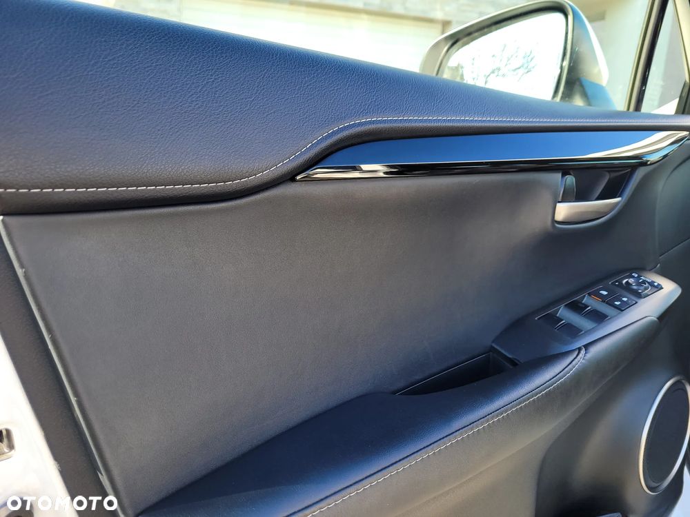 Lexus NX 300h Comfort AWD - 15