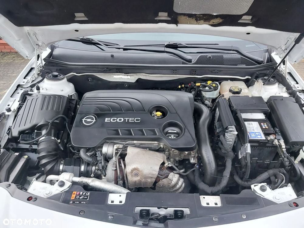 Opel Insignia - 10