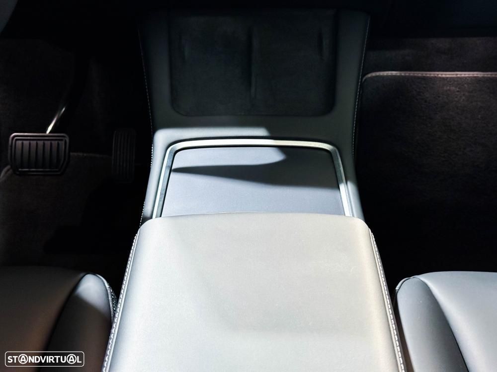 Tesla Model Y Long Range Dual Motor AWD - 24