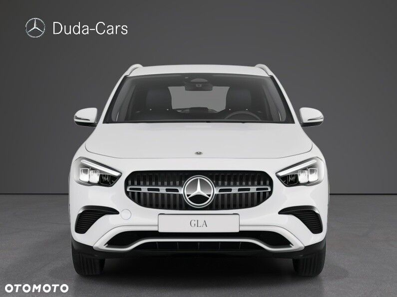 Mercedes-Benz GLA - 2