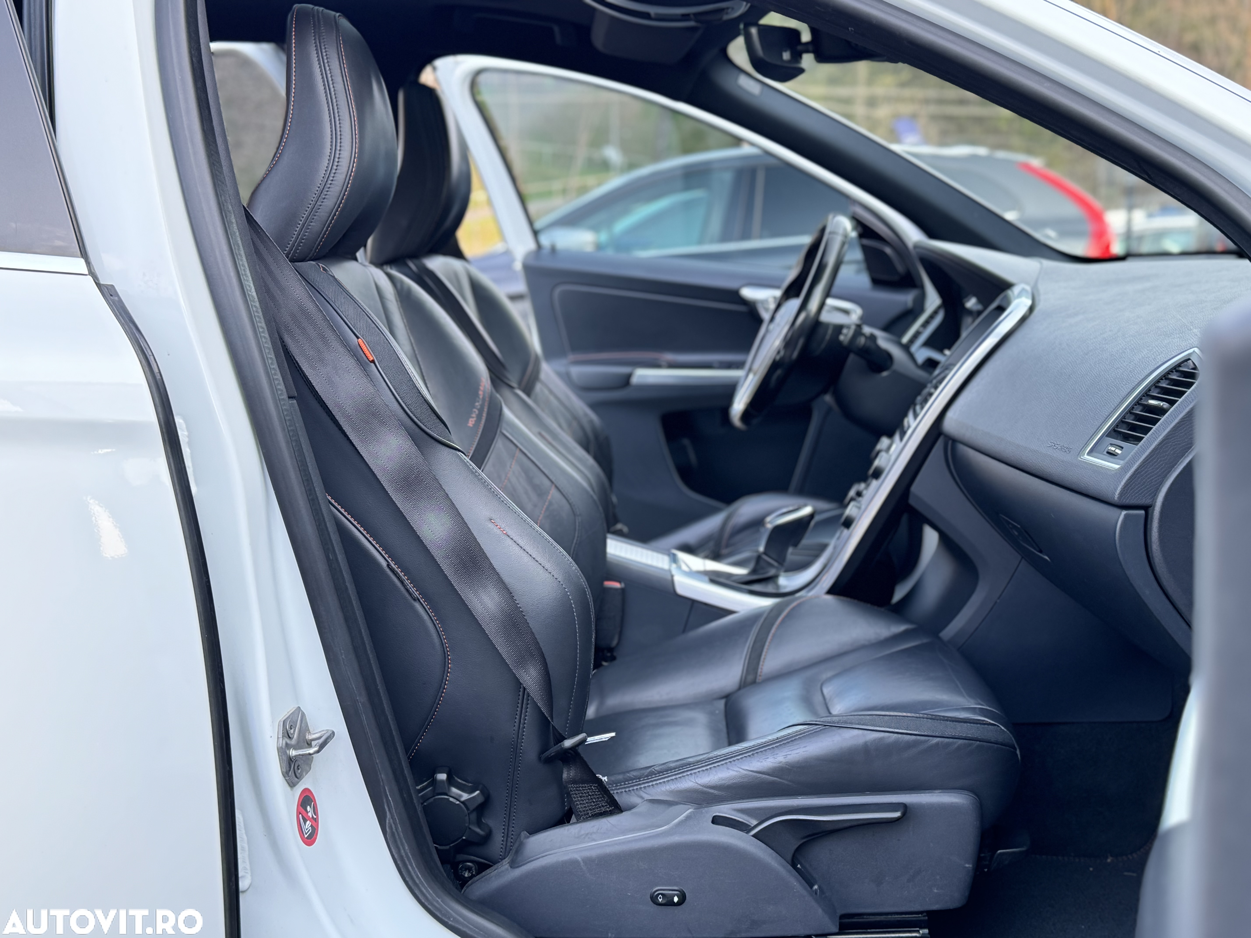 Volvo XC 60 D4 AWD Geartronic Summum - 24