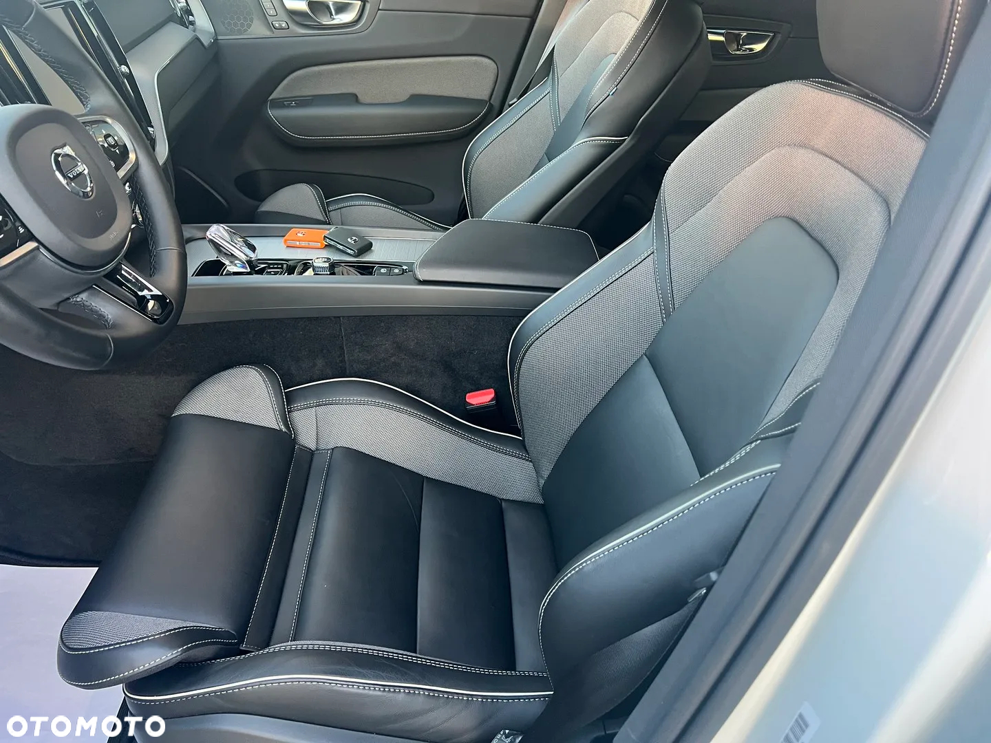 Volvo XC 60 B4 B Plus Dark - 19