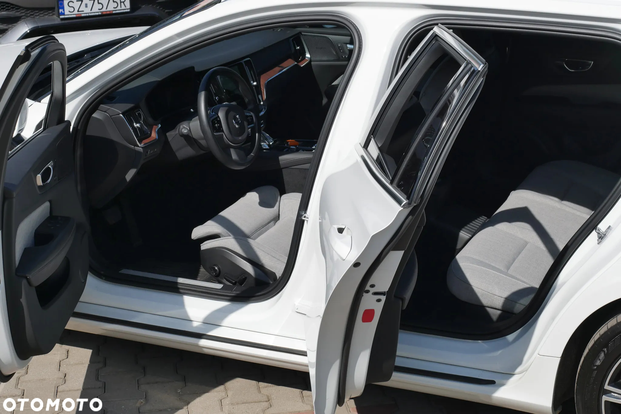 Volvo V60 T6 AWD Plug-In Hybrid Inscription - 17