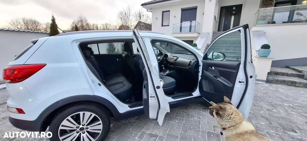 Kia Sportage 2,0 CRDI AWD Dream-Team Edition - 37