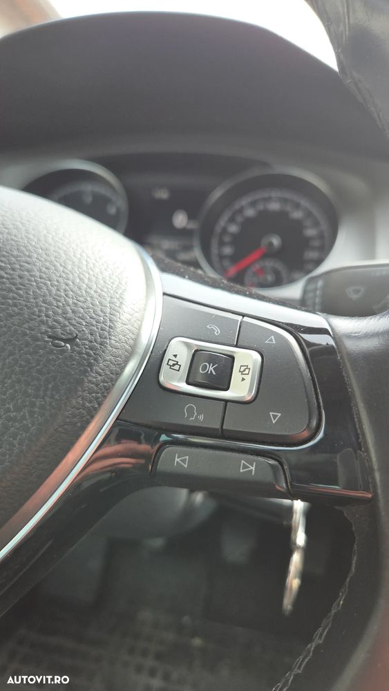 Volkswagen Golf 1.6 TDI BMT Comfortline - 11