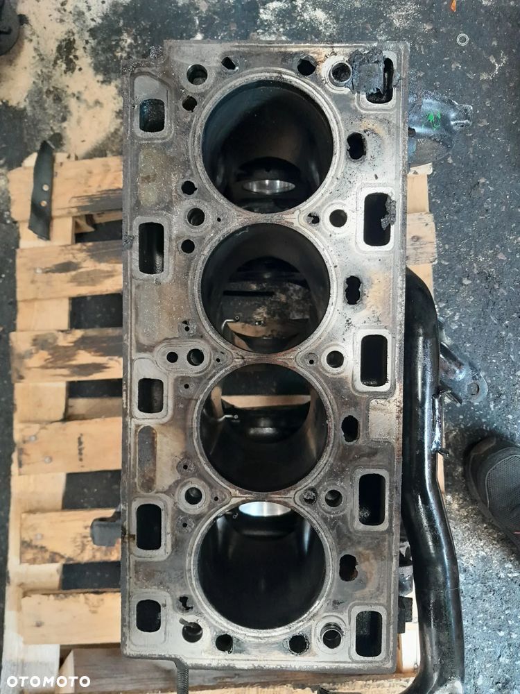 Blok silnika Renault Trafic 2.5 DCI 09r - 4