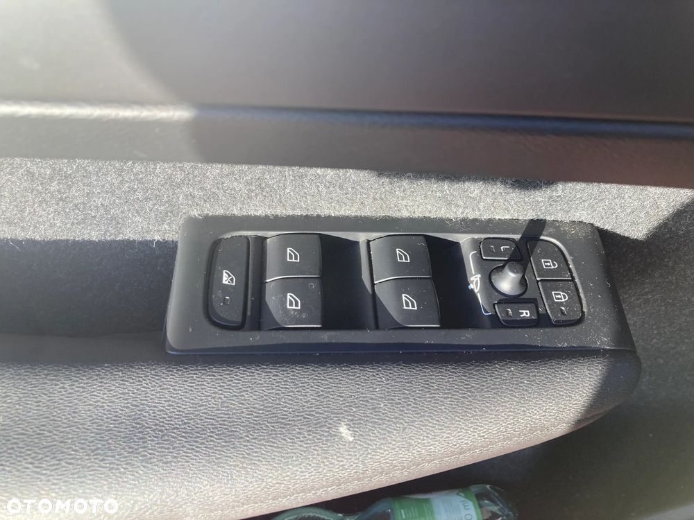 Volvo XC 40 T3 Geartronic Momentum - 12