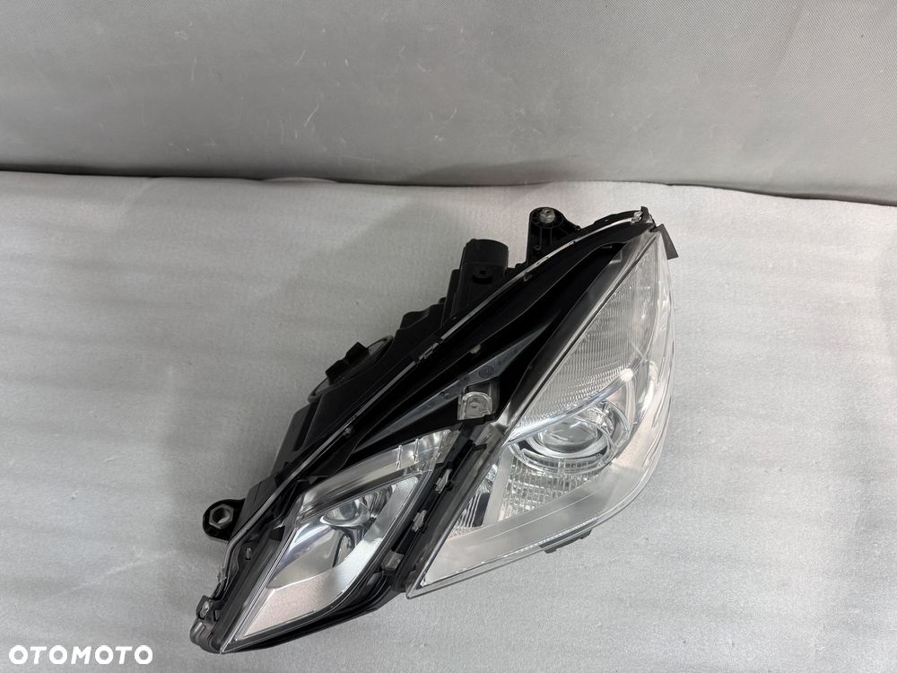 Lampa przednia  lewa Mercedes-Benz E W212 A212 BI XENON ILS skrętny - 3