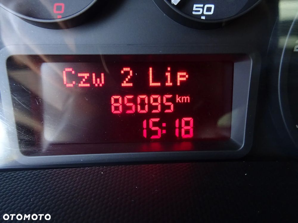 Iveco 35c14 Wywrotka 85tys km Klima Hak Oryginał Piękna - 26