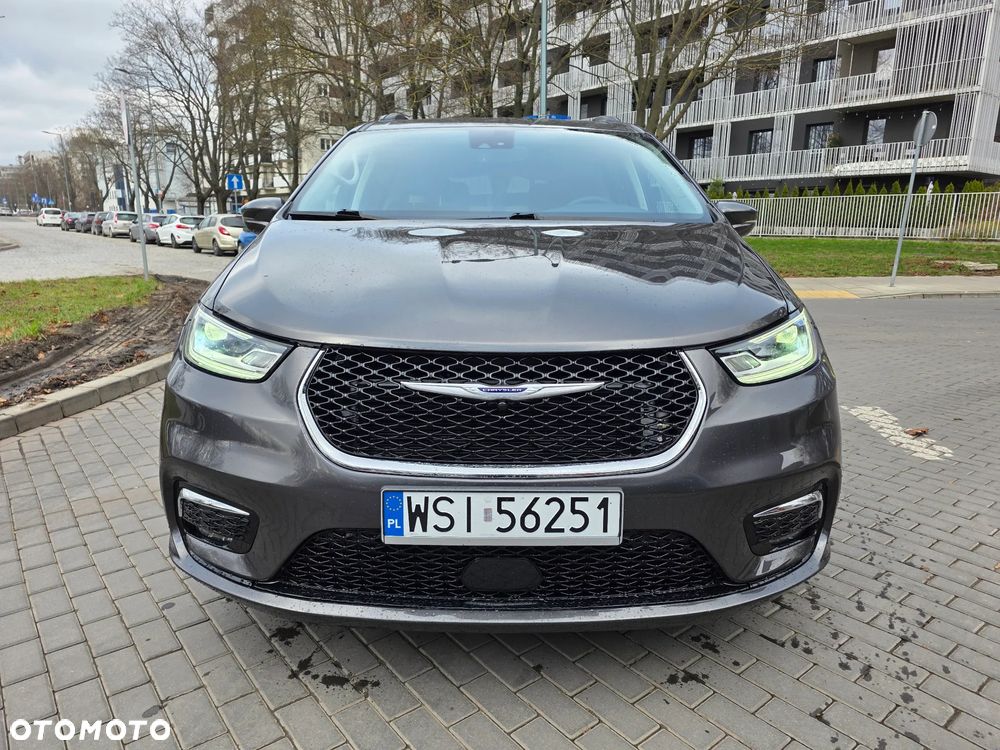 Chrysler Pacifica - 2