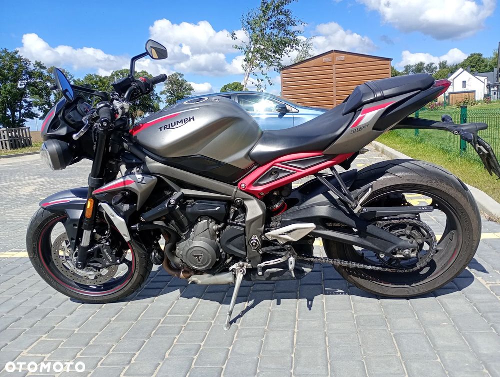 Triumph Street Triple - 4