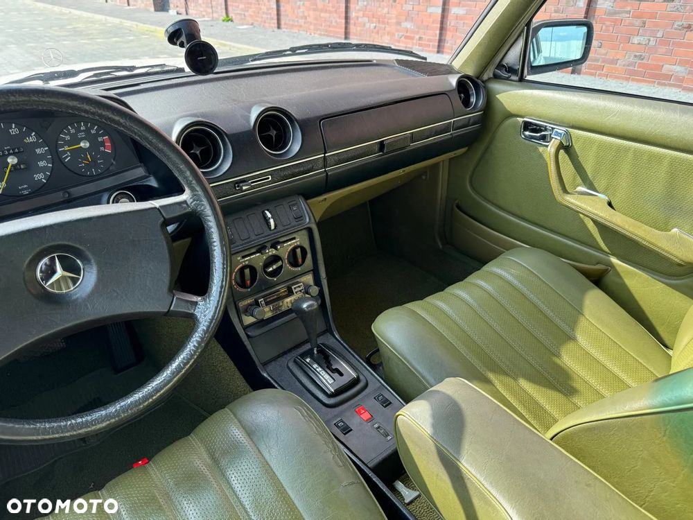Mercedes-Benz W123 - 18