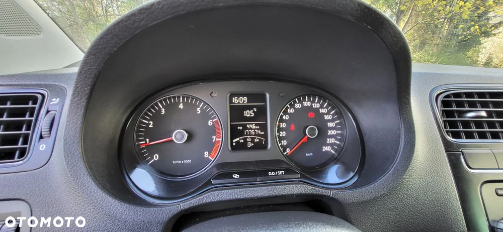 Volkswagen Polo 1.2 Comfortline - 21