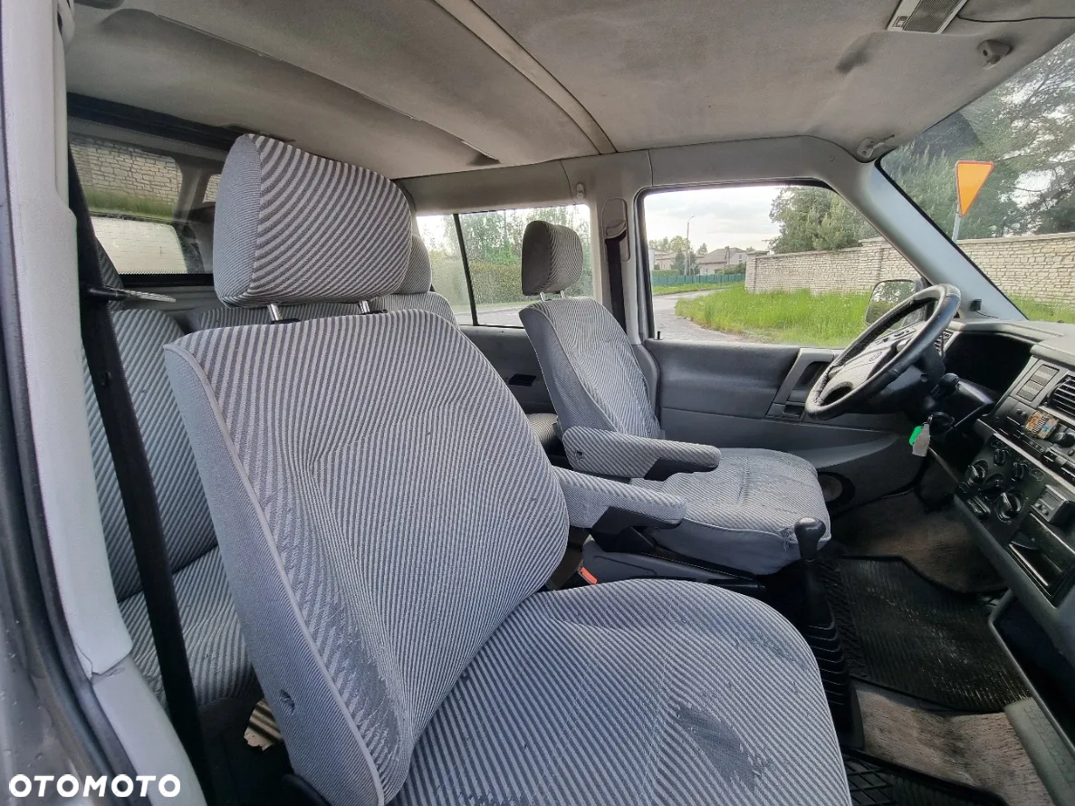 Volkswagen Transporter - 12