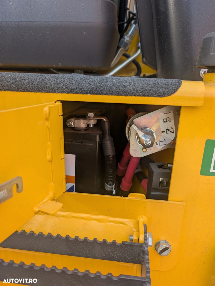 New Holland B115D, ROTI EGALE, FULL OPTION, Masa operationala 10t, motor 120CP, Certificat CE, Anv MICHELIN, automata POWERSHIFT, Cupa 4x1, FURCI, brat extensibil, ins picon, posibil leasing 5 ani, -PROMOTIE 89.900 EUR+Tva - 28
