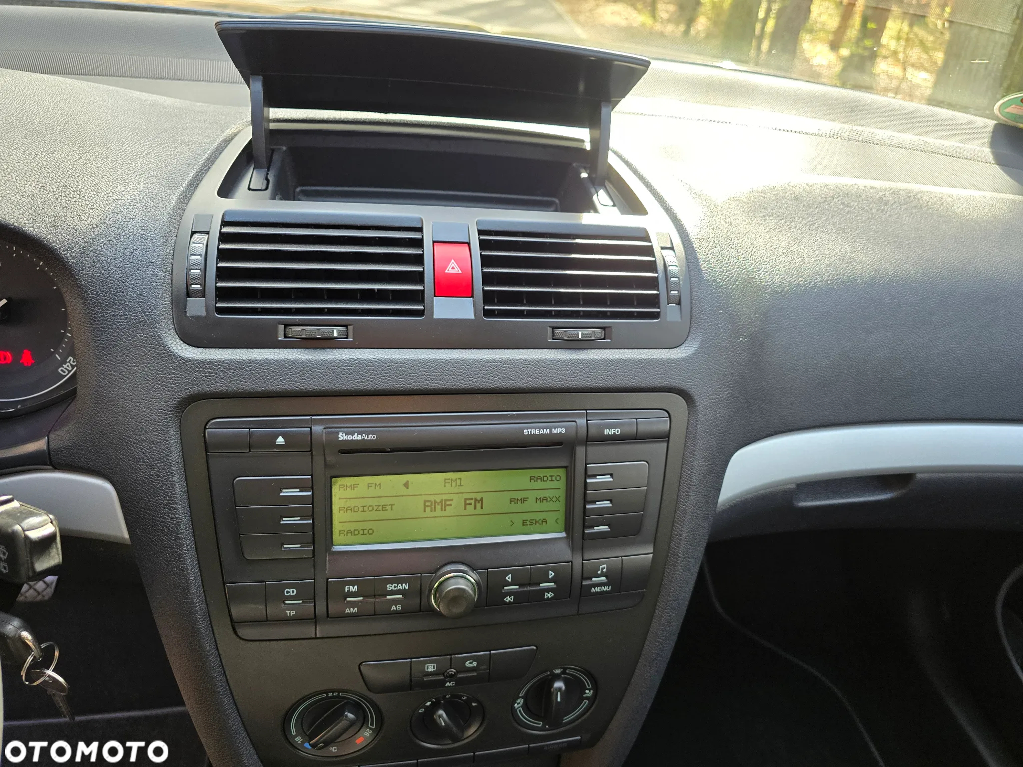 Skoda Octavia Combi 1.6 FSI Elegance - 26