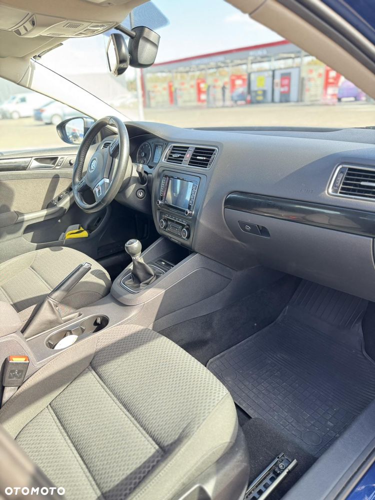 Volkswagen Jetta 1.2 TSI Comfortline - 17