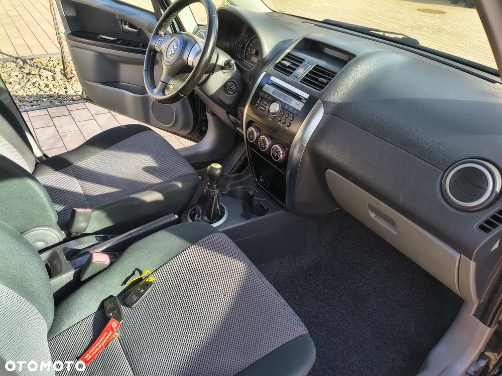 Suzuki SX4 - 10