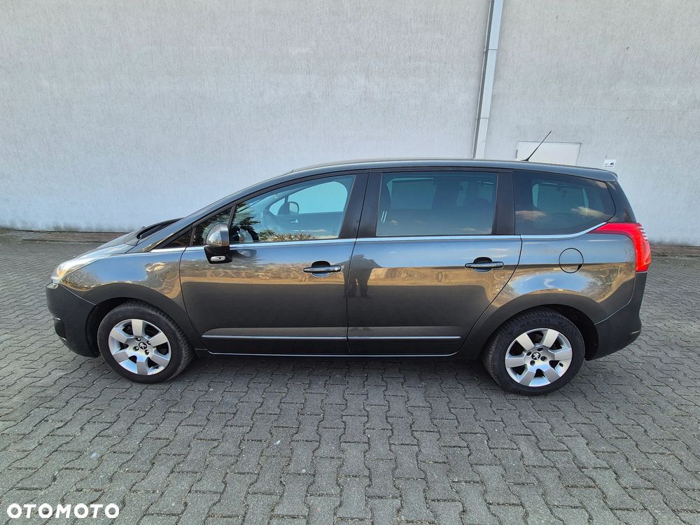 Peugeot 5008 - 8