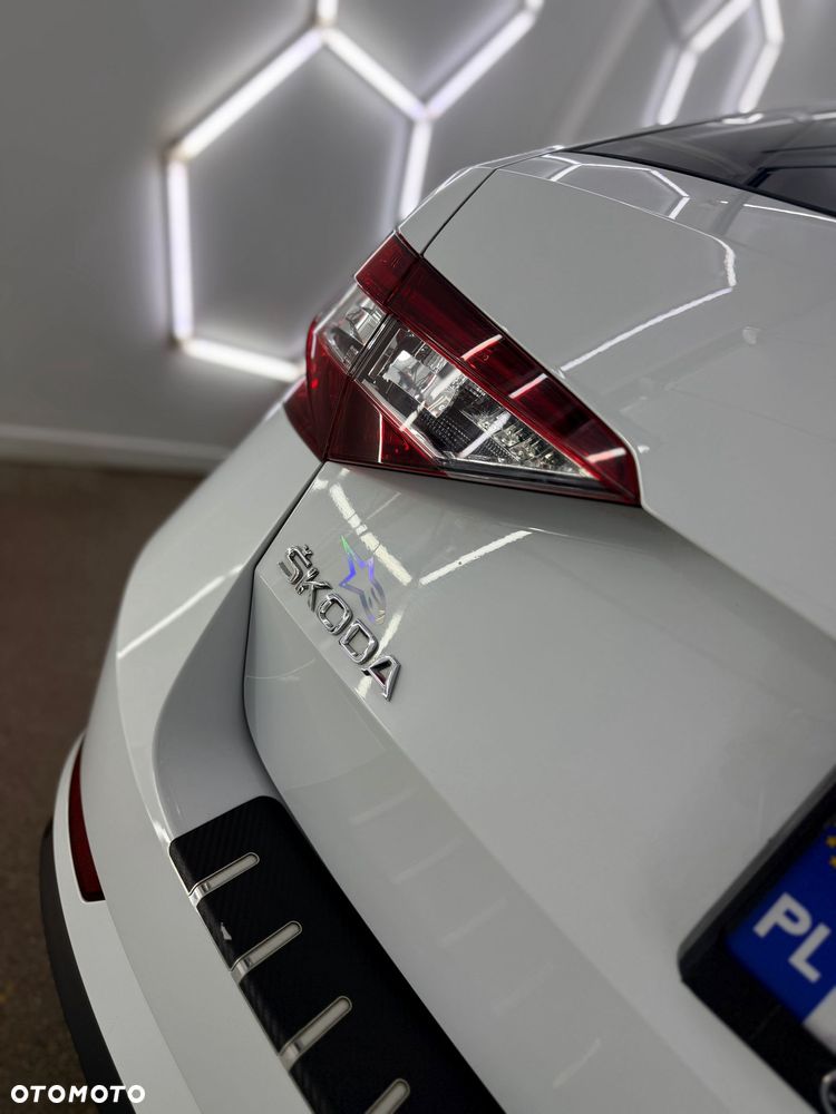 Skoda Superb 2.0 TDI 4x4 Sportline DSG - 16