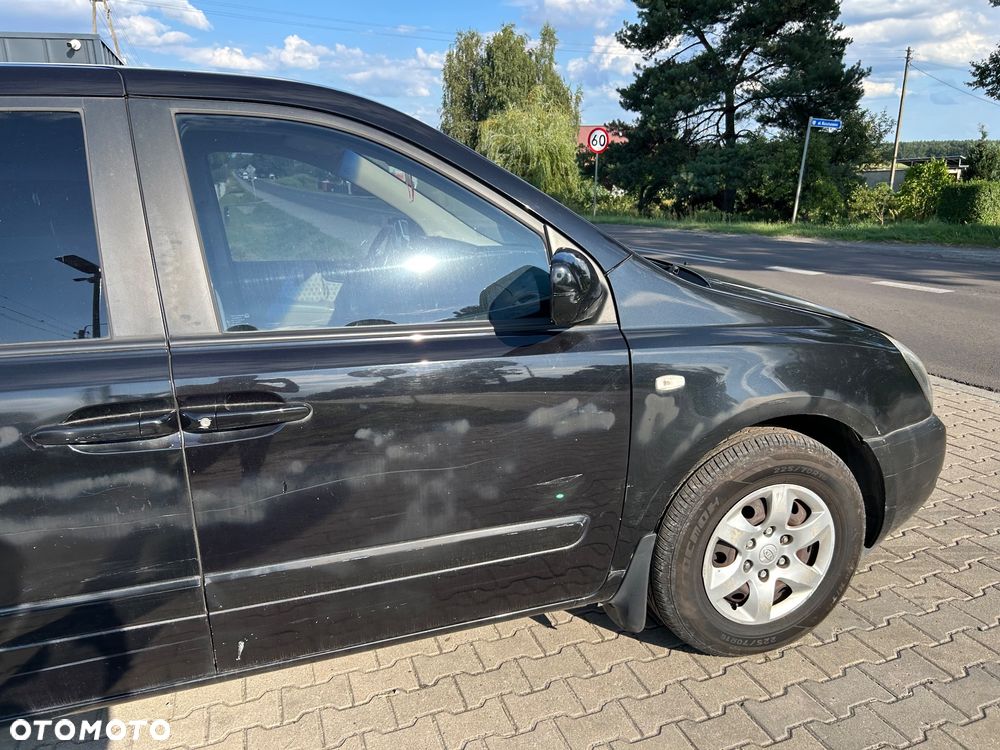 Kia Carnival - 11