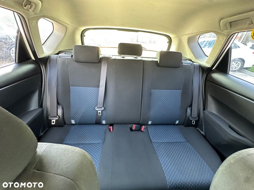 Toyota Auris - 22
