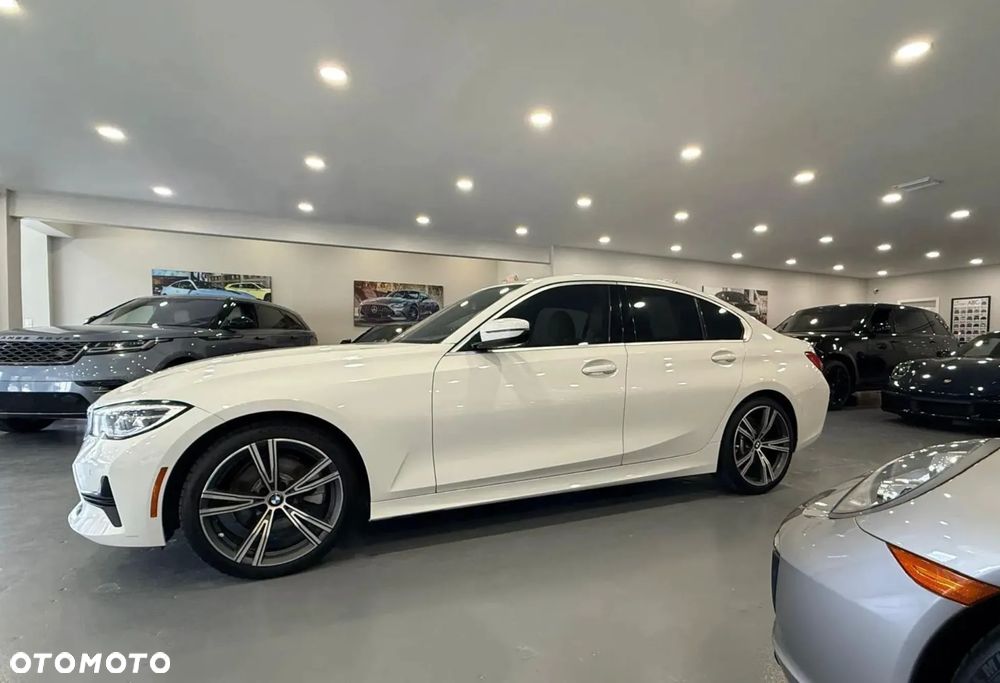BMW Seria 3 330i xDrive M Sport - 4