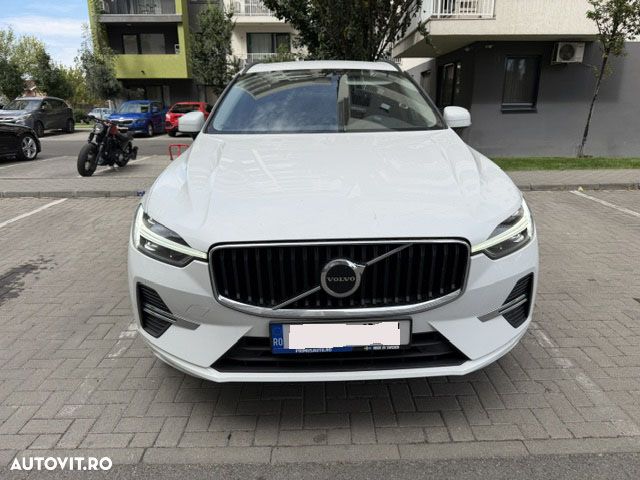 Volvo XC 60 B4 MHEV AT8 FWD Momentum Pro - 13