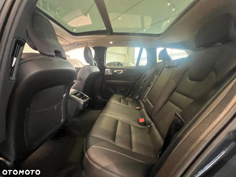 Volvo V60 B4 B Ultimate Dark - 21