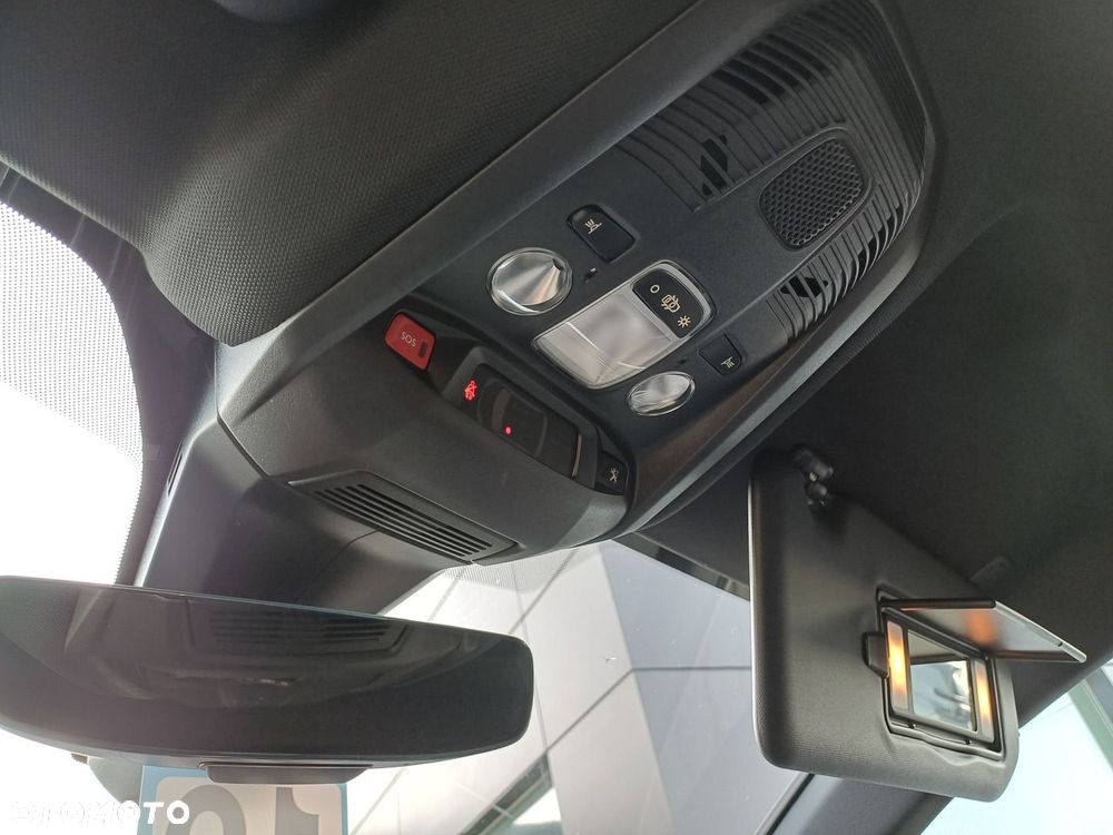 Peugeot 3008 1.6 PureTech HYbrid GT Line S&S EAT8 - 40