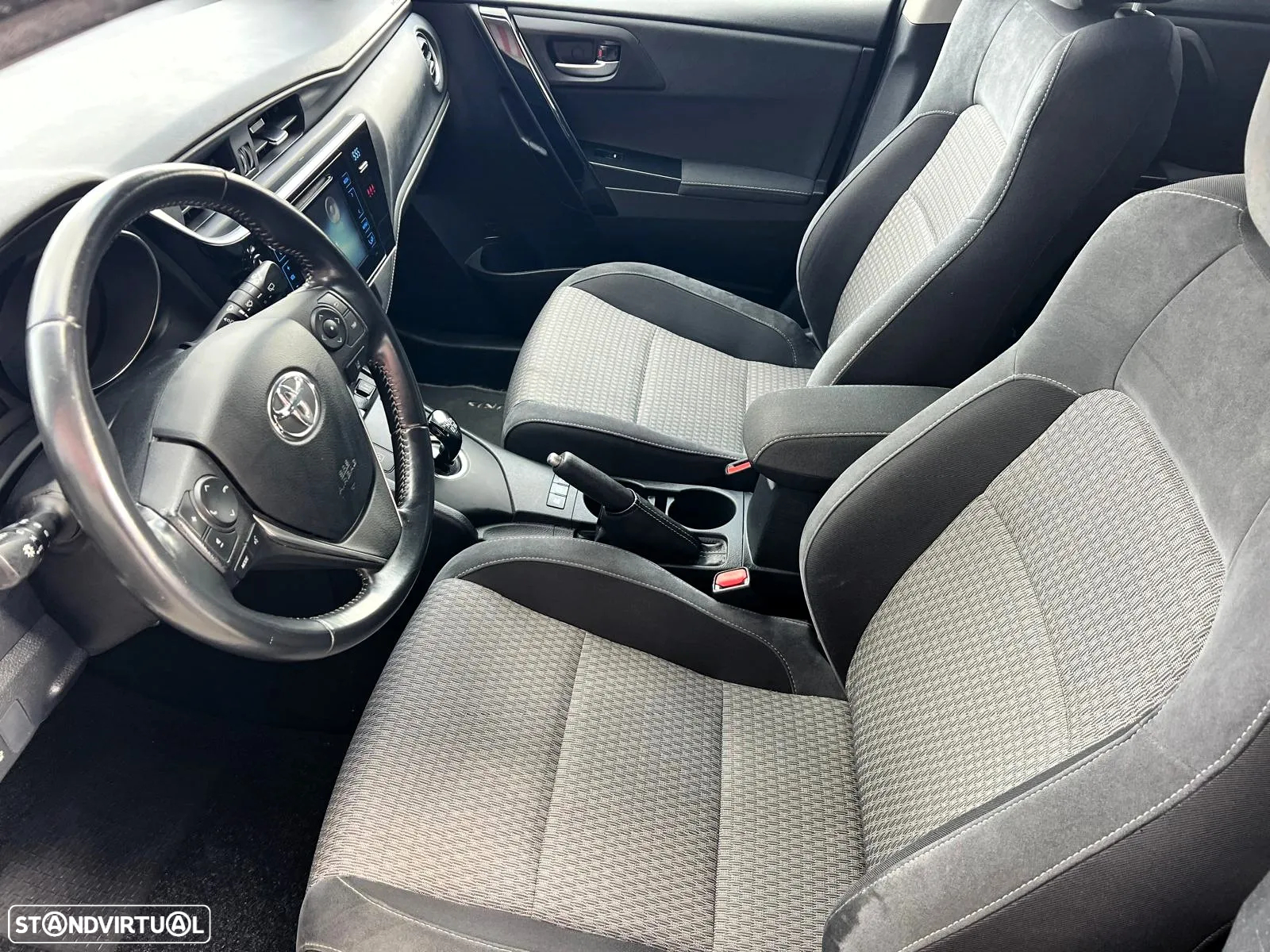 Toyota Auris 1.8 HSD Exclusive +TSS+Navi - 13